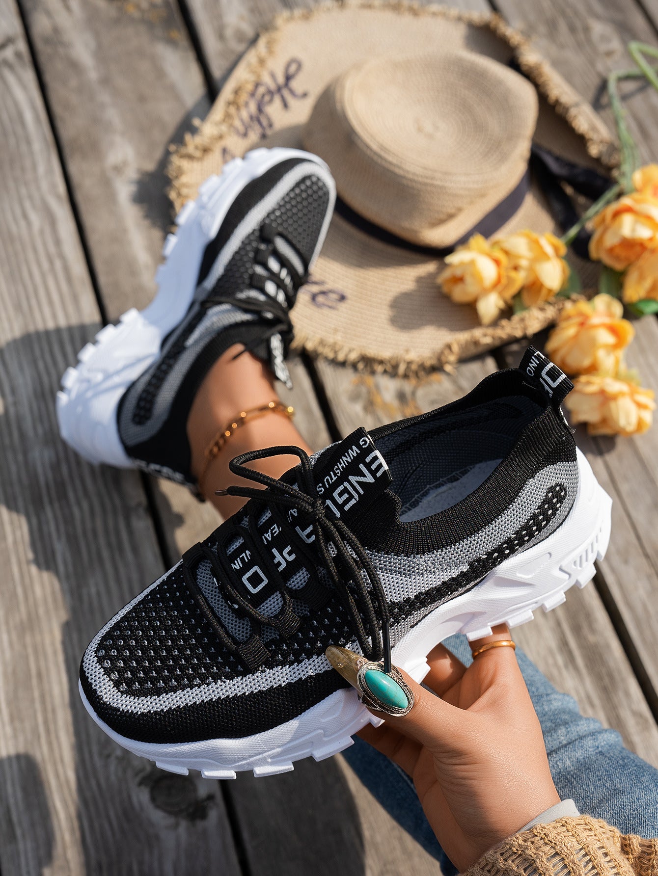 Women's Breathable Lace-up Sneakers