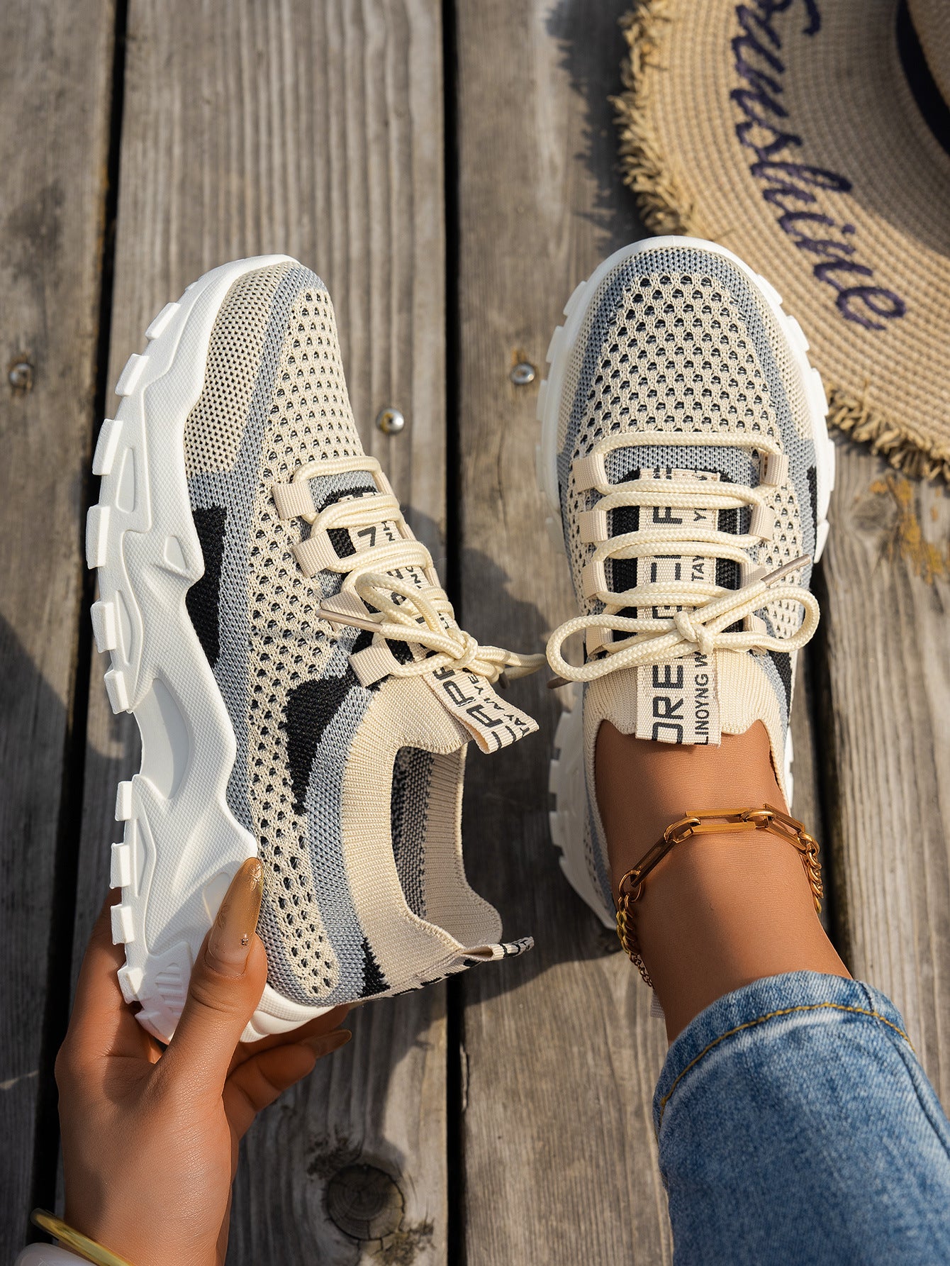 Women's Breathable Lace-up Sneakers