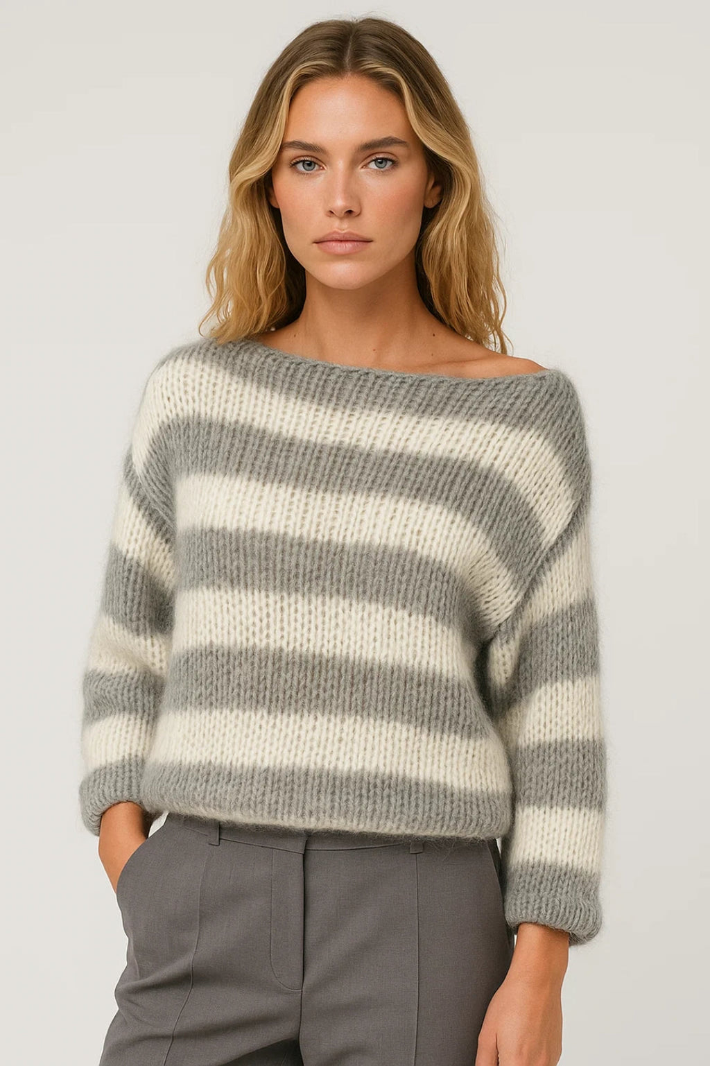 Women's Oversized Sweater – Relaxed Fit with Trendy Stripes