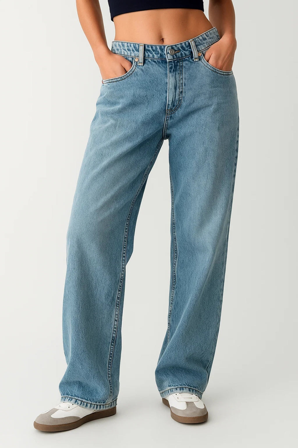 Women's Baggy Jeans – Relaxed Fit with Light Wash
