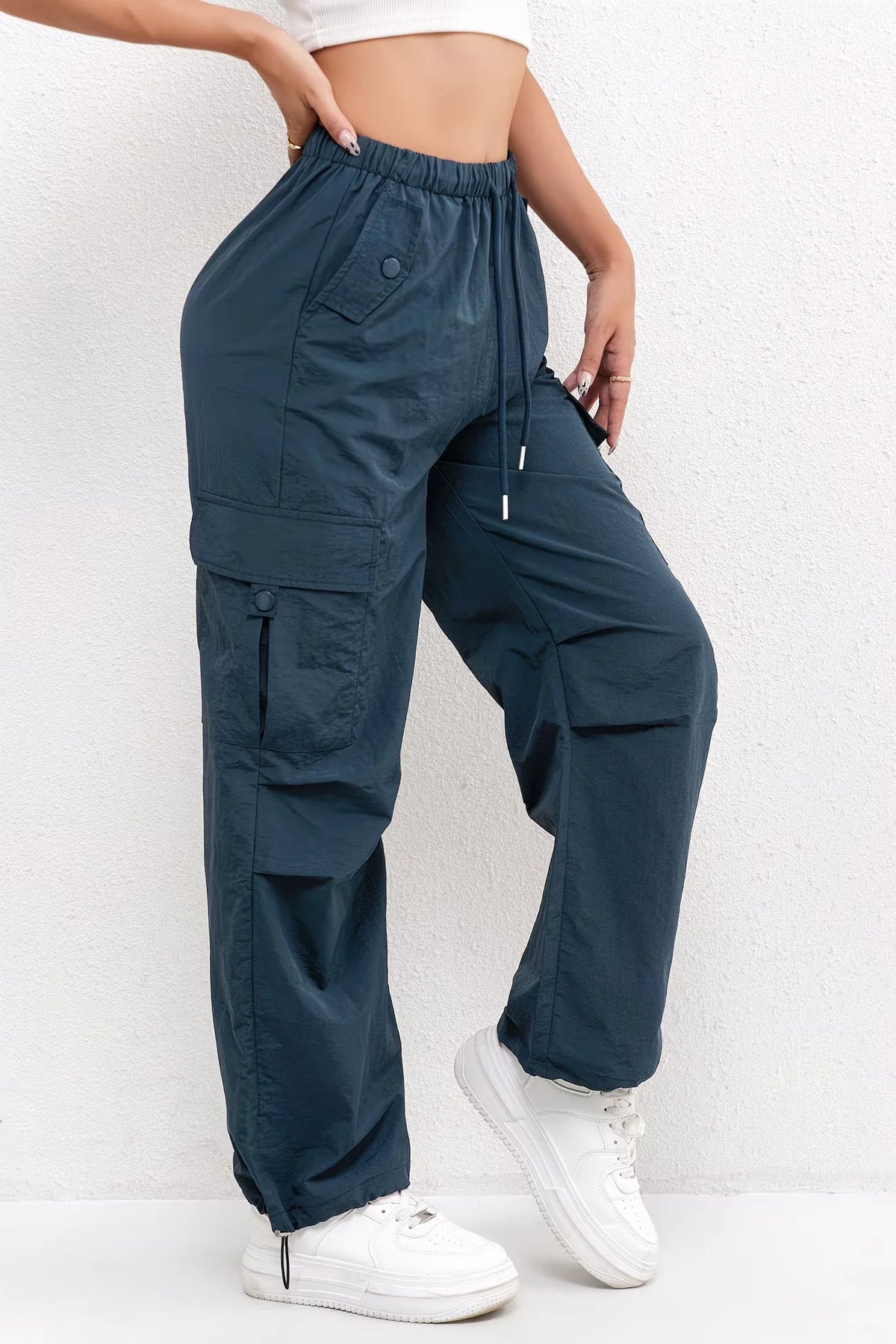 Women's Cargo Pocket Drawstring Pants 3