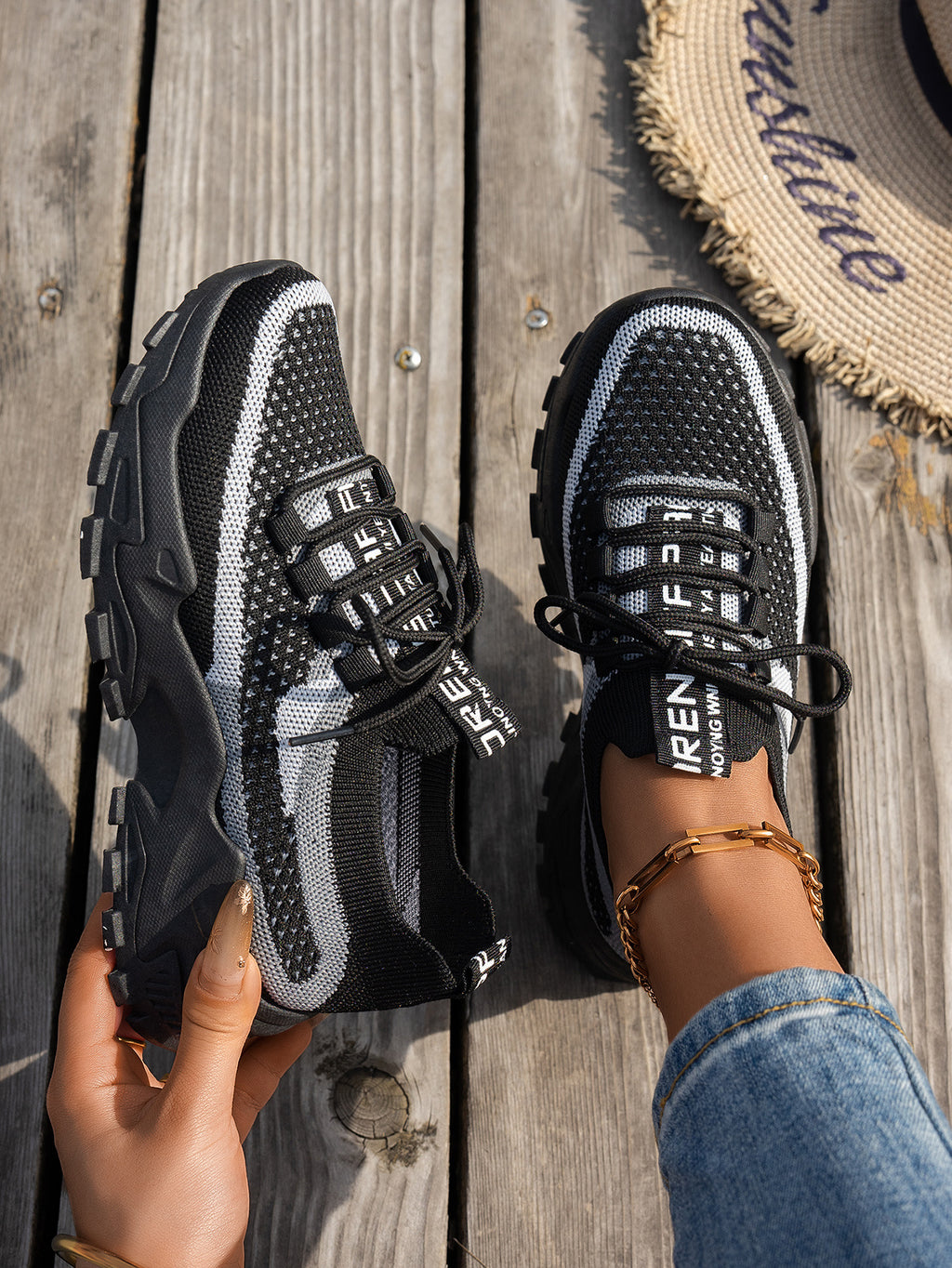 Women's Breathable Lace-up Sneakers