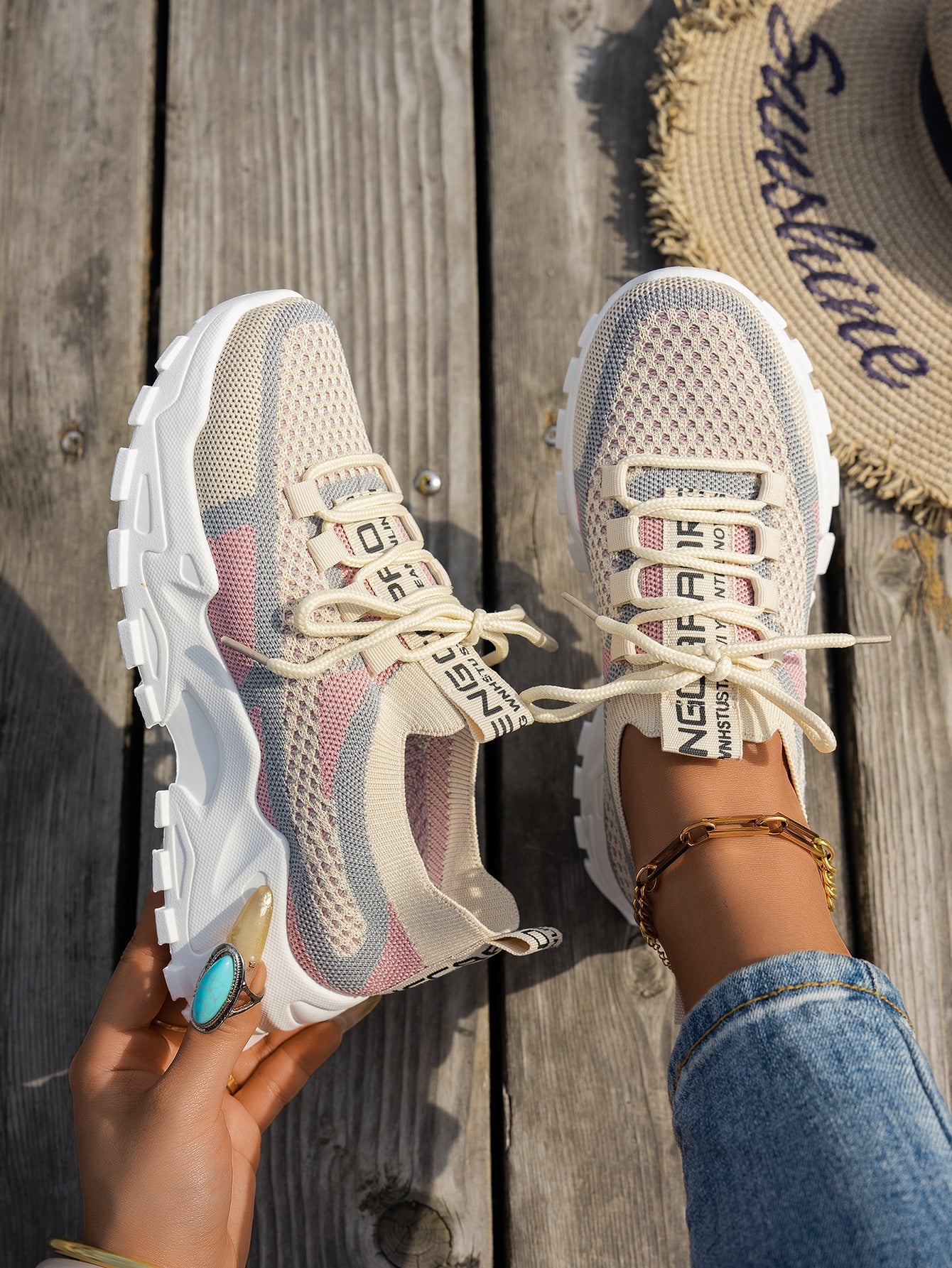 Women's Breathable Lace-up Sneakers