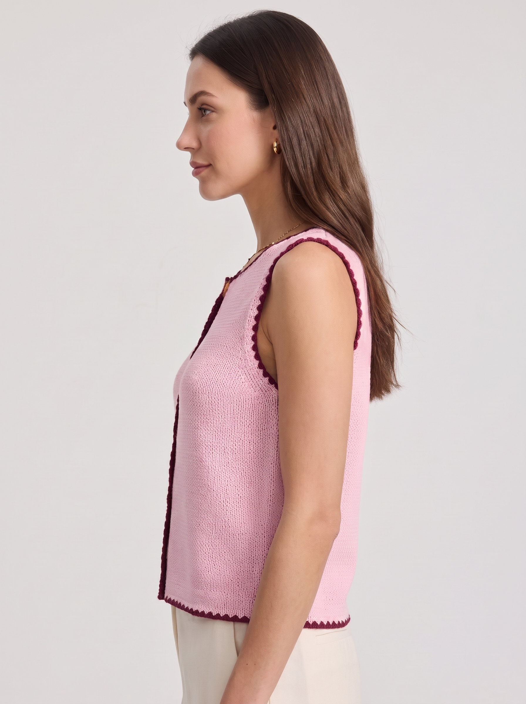 Women's Sleeveless Edgy Sweater with Contrast Trim