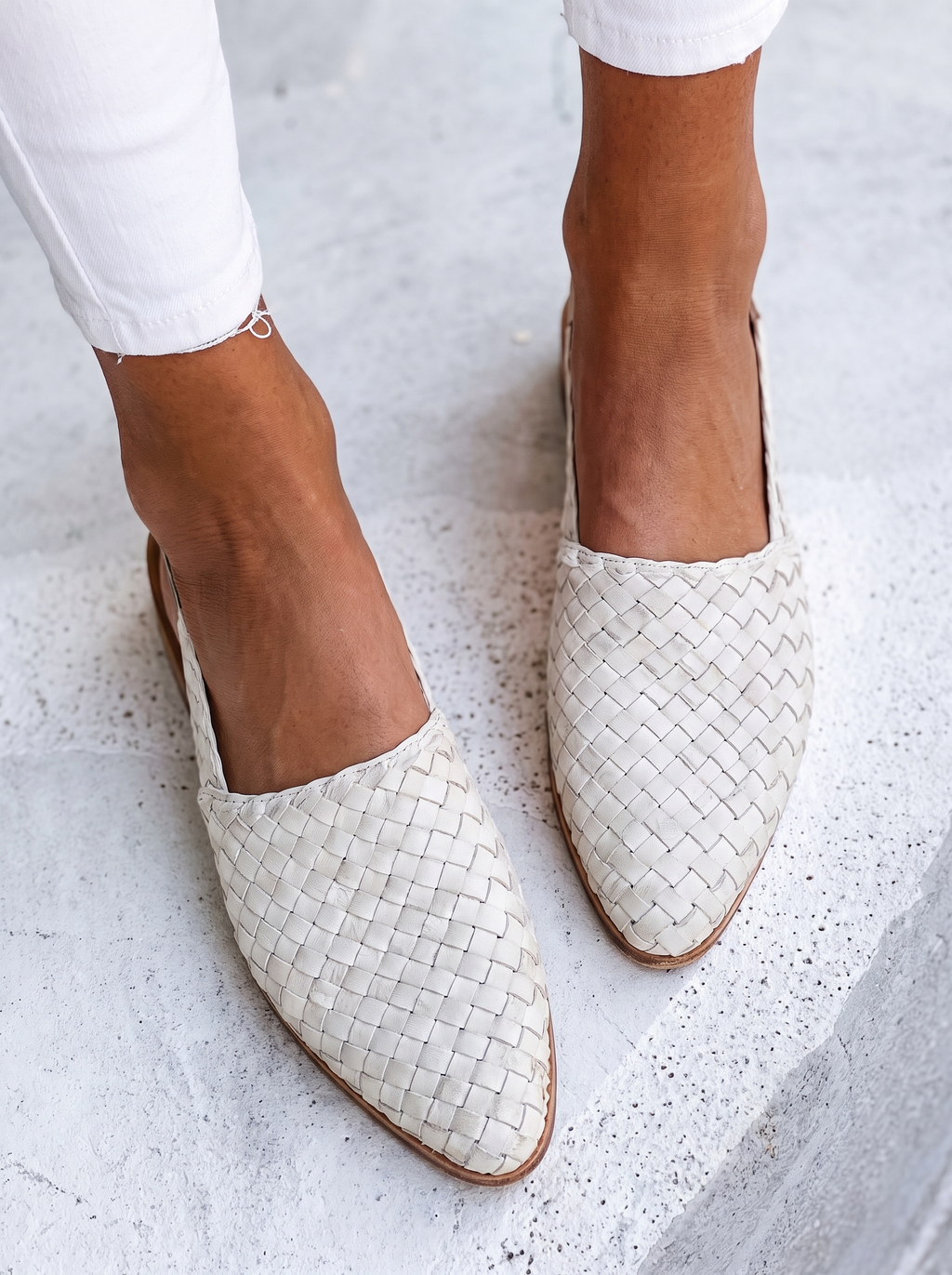 Women's Pointed Toe Flat Buckle Sandals