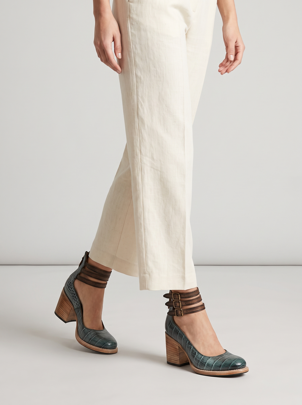 Women's High-Heel Low-Top Buckle Shoes with Crocodile Pattern