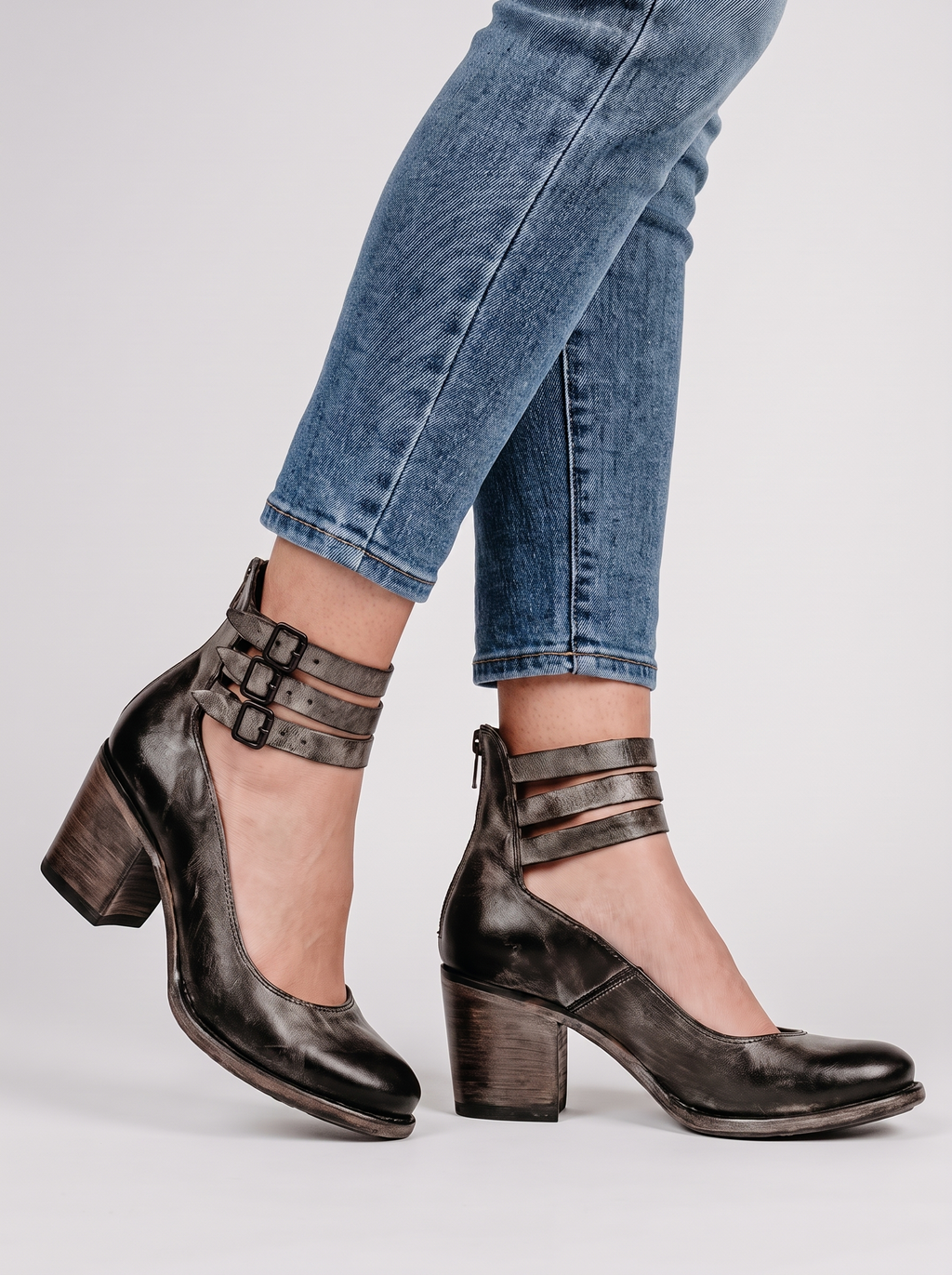 Women's High-Heel Low-Top Buckle Shoes with Crocodile Pattern