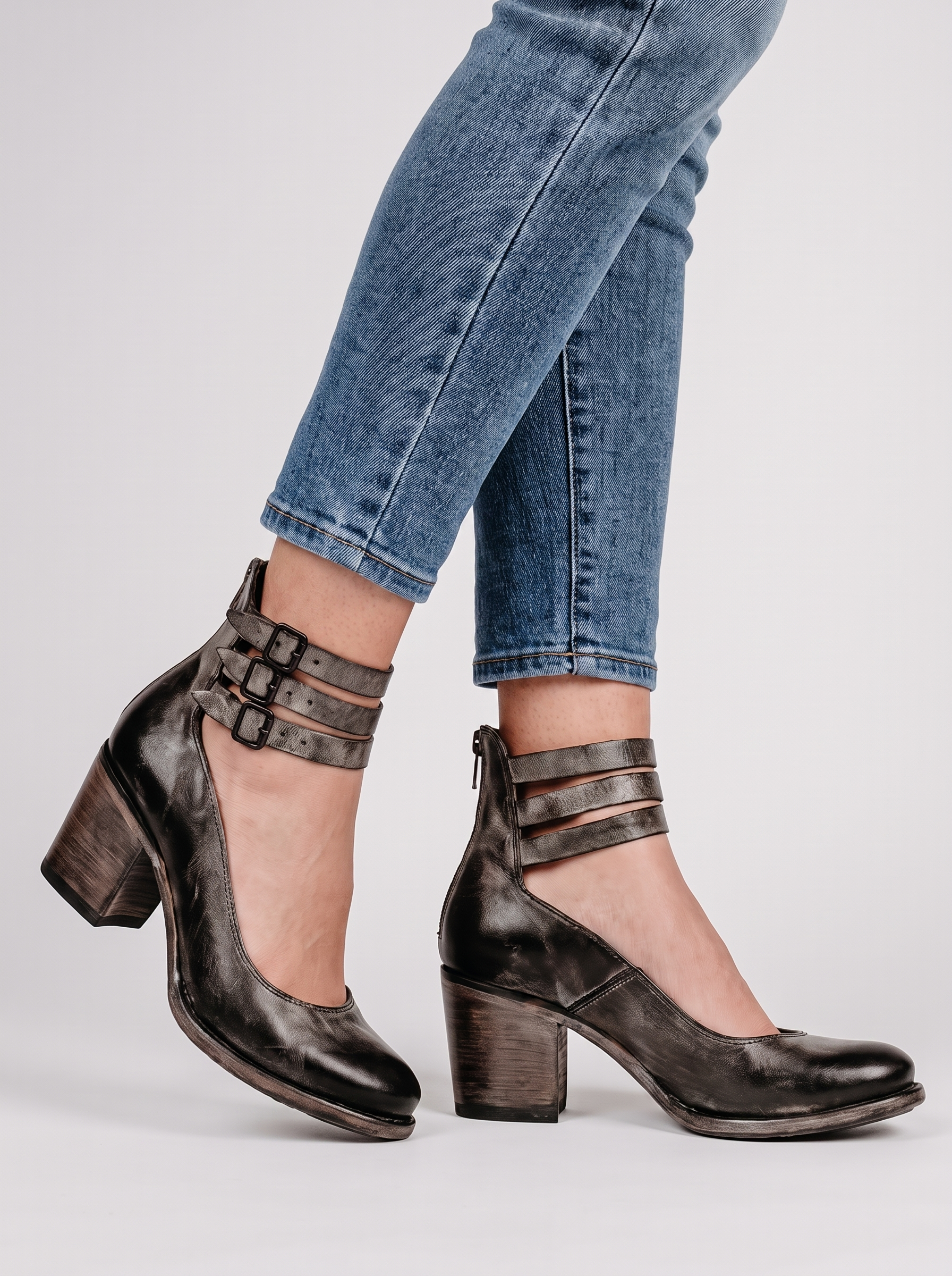 Women's High-Heel Low-Top Buckle Shoes with Crocodile Pattern
