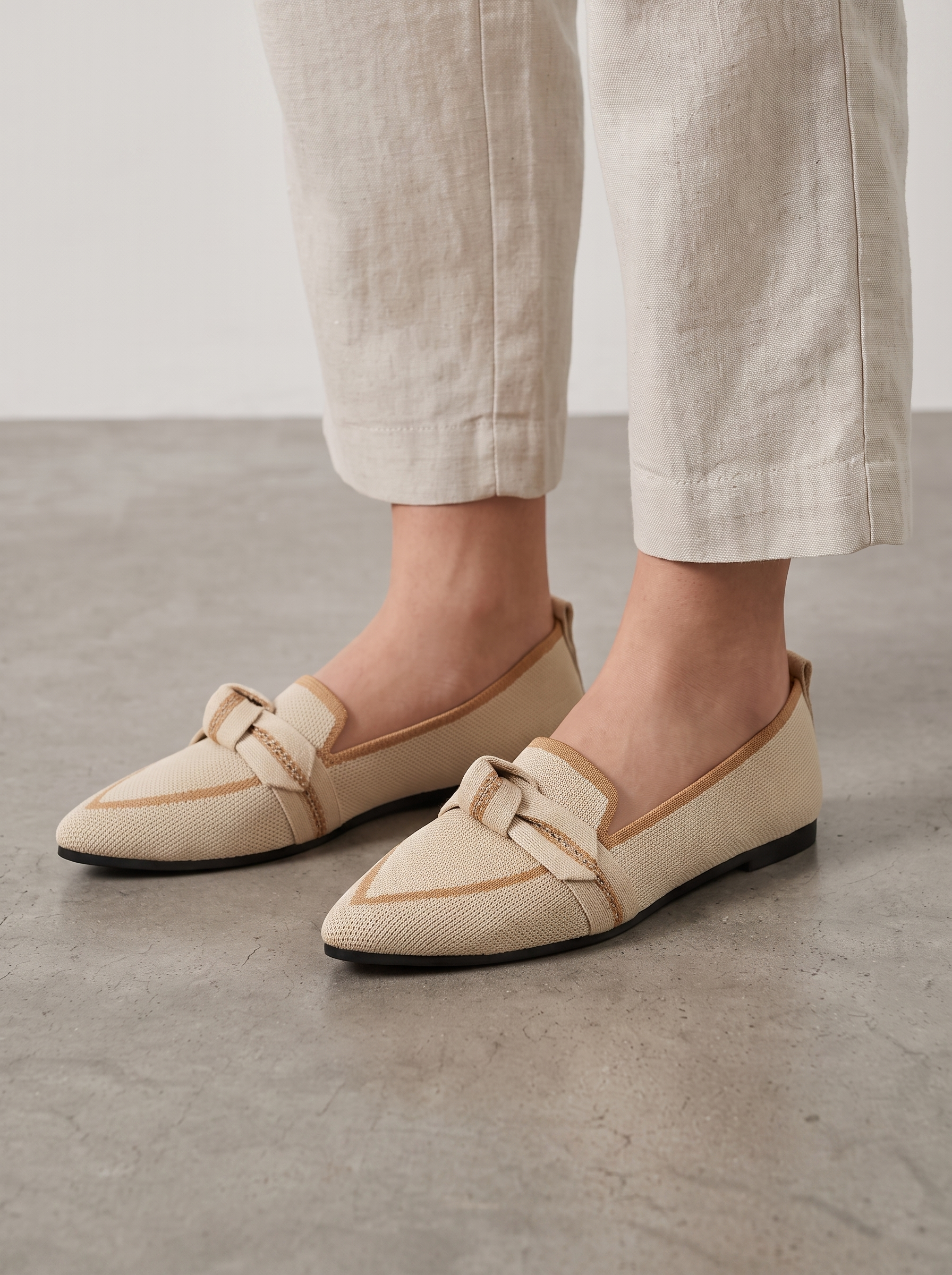 Women's Ballet Flats with Charming Button Details