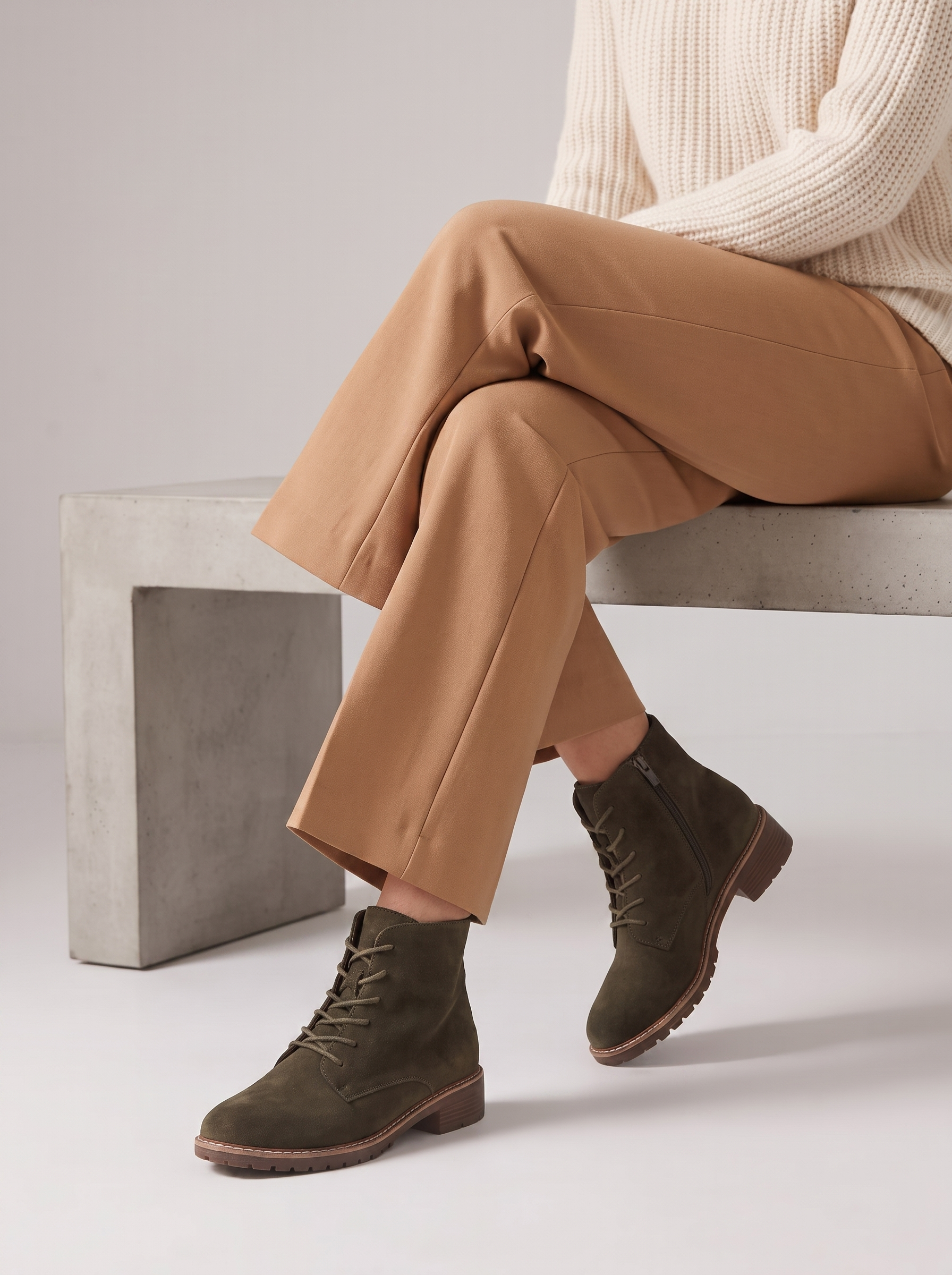 Women's Round Toe Martin Boots for Everyday Wear
