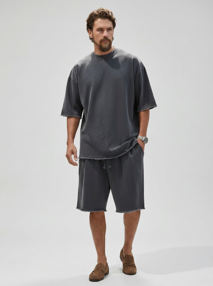 Herren-Sommer-Set mit Oversize-Hemd und knielangen Shorts