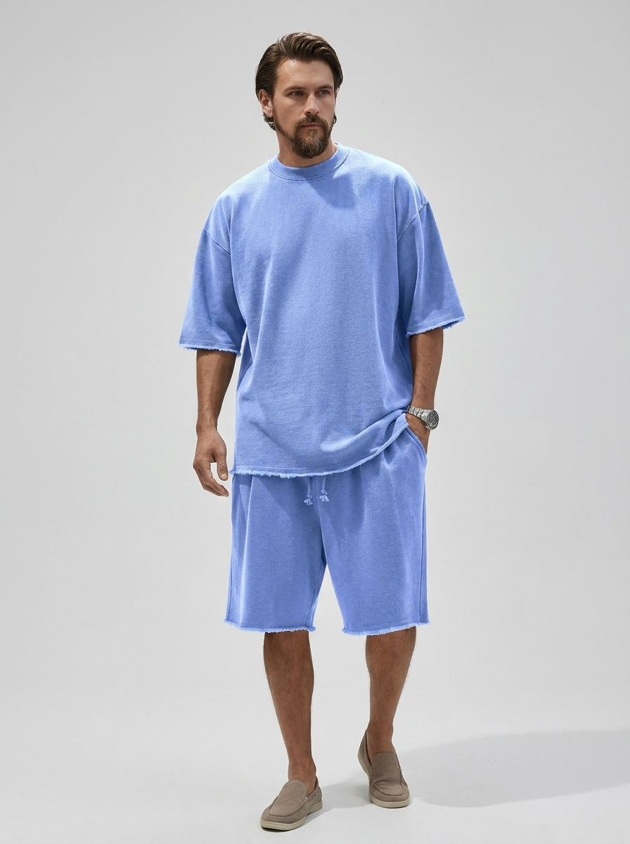 Herren-Sommer-Set mit Oversize-Hemd und knielangen Shorts