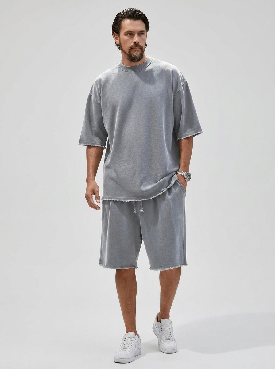 Herren-Sommer-Set mit Oversize-Hemd und knielangen Shorts