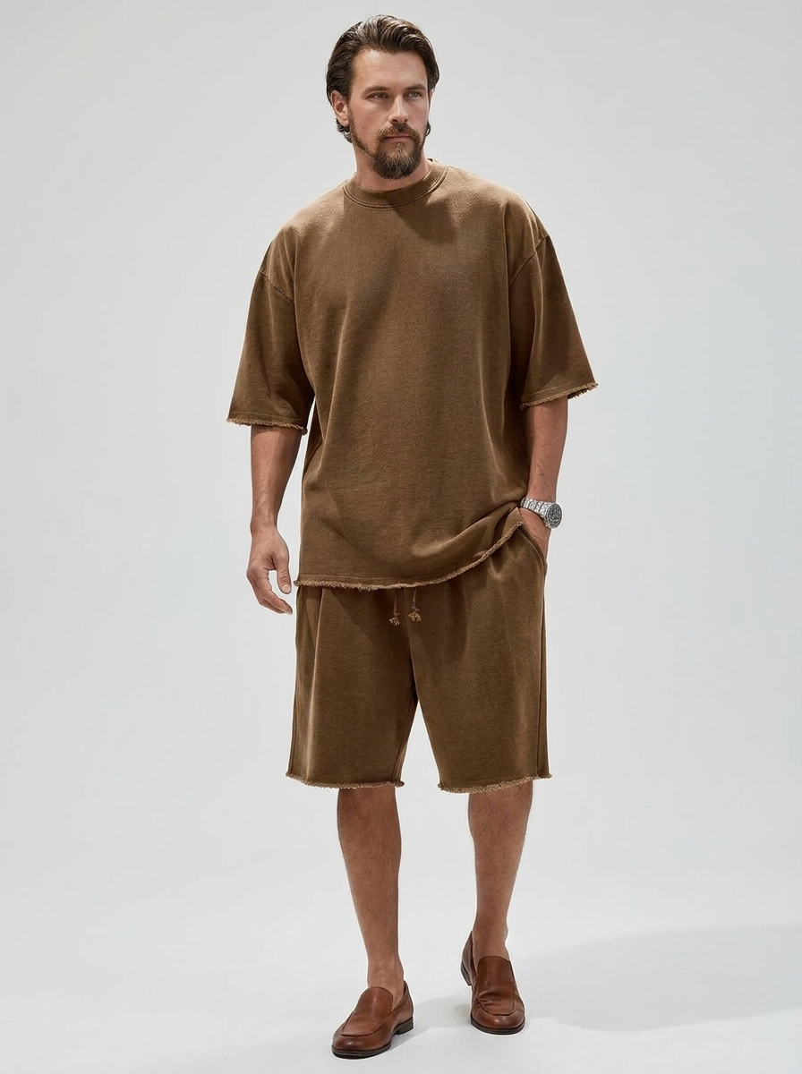Herren-Sommer-Set mit Oversize-Hemd und knielangen Shorts