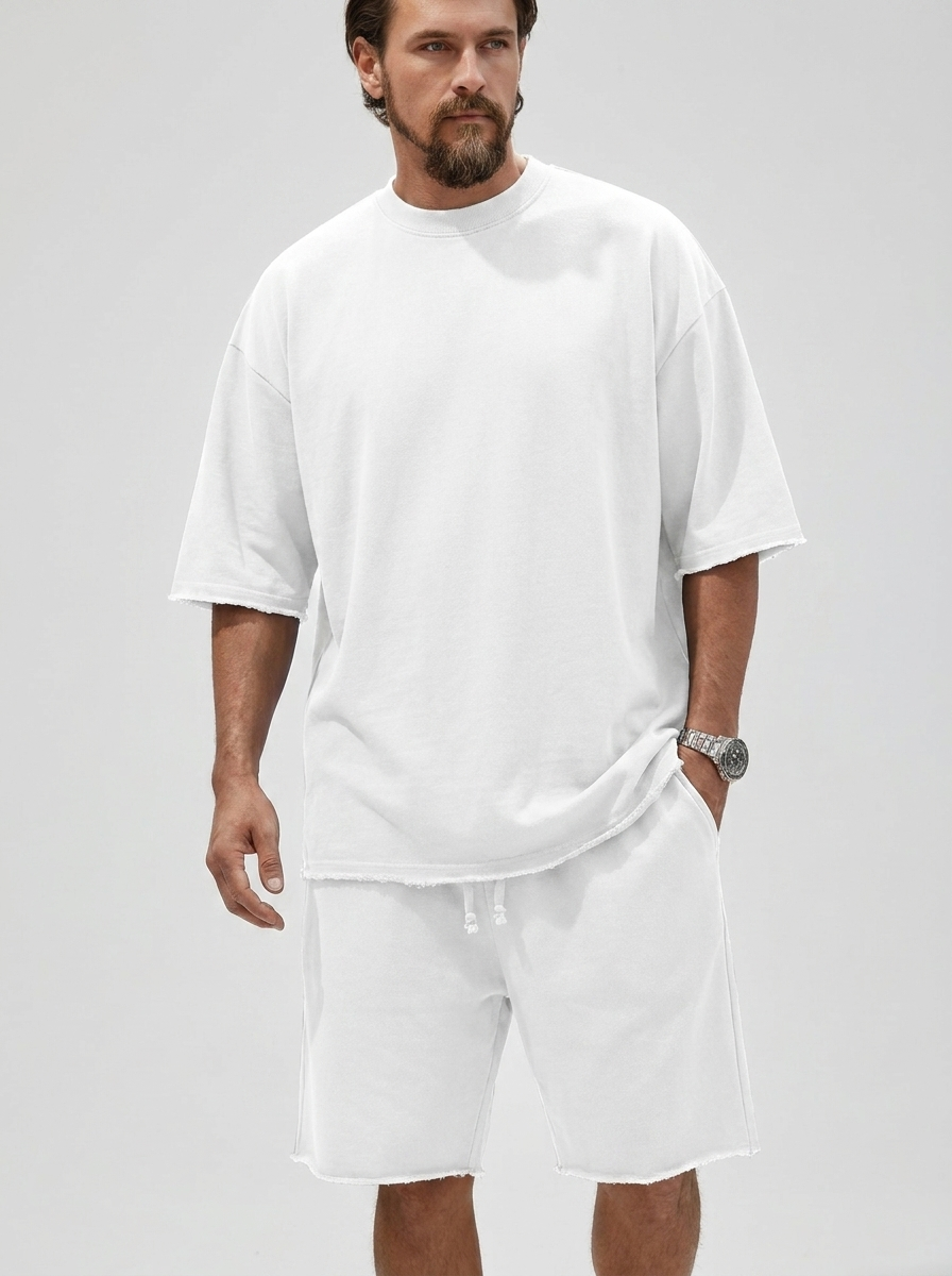Herren-Sommer-Set mit Oversize-Hemd und knielangen Shorts